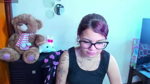 emma_boo_ online show from May 6, 2026, 6:46 pm