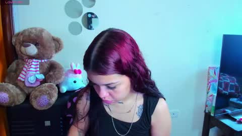 emma_boo_ online show from May 7, 2026, 2:22 pm