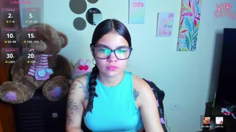 emma_boo_ online show from May 18, 2026, 2:56 pm