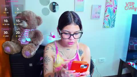 emma_boo_ online show from May 20, 2026, 3:07 pm