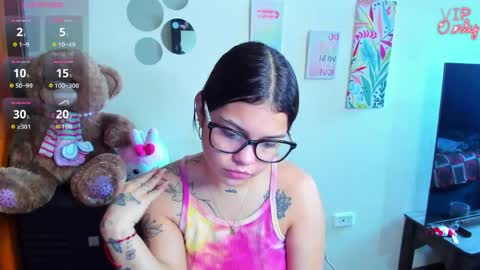emma_boo_ online show from May 22, 2026, 2:33 pm