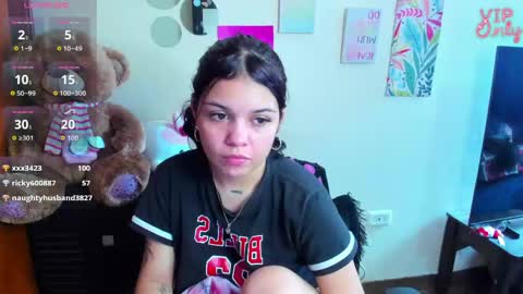 emma_boo_ online show from May 31, 2026, 6:09 pm