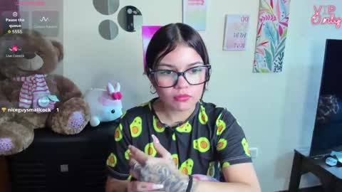 emma_boo_ online show from June 6, 2026, 2:44 pm
