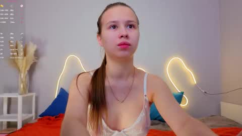 Snapshot of emma_clon chatting on March 14, 2026, 1:34 am Emma online show from March 14, 2026, 1:34 am