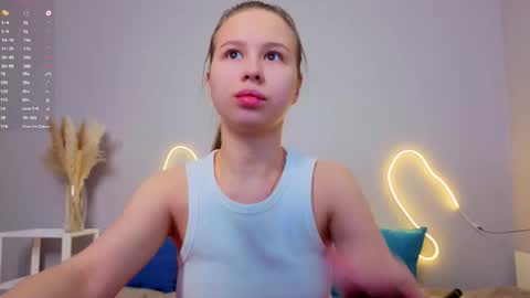 Snapshot of emma_clon chatting on March 17, 2026, 1:54 am Emma online show from March 17, 2026, 1:54 am