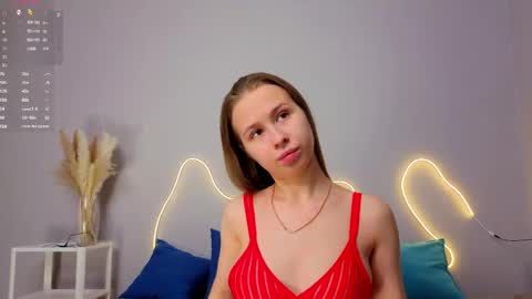 Snapshot of emma_clon chatting on March 20, 2026, 5:23 am Emma online show from March 20, 2026, 5:23 am