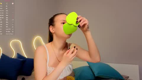 Snapshot of emma_clon chatting on March 25, 2026, 2:17 am Emma online show from March 25, 2026, 2:17 am