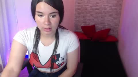 emma_diamont_ online show from September 30, 2025, 2:00 pm
