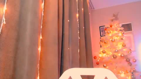 Eva online show from December 19, 2024, 7:51 pm