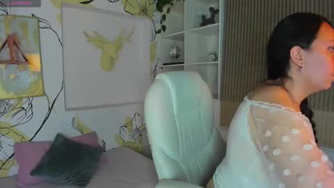 Emma  online show from September 9, 2025, 2:16 pm