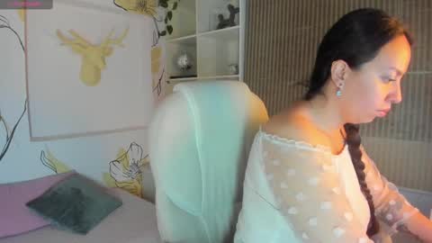 Emma  online show from September 12, 2025, 12:49 pm