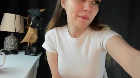 emma_groot online show from March 12, 2025, 1:19 pm