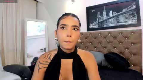 emma_hamilton_ online show from July 6, 2026, 2:03 pm