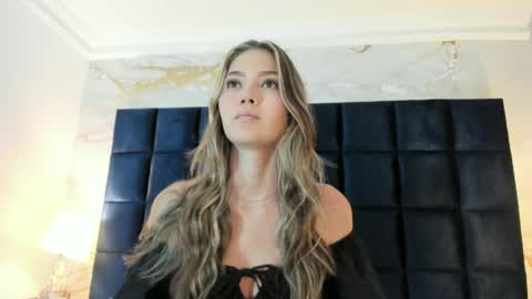 emma_jhoons online show from May 4, 2026, 3:24 am