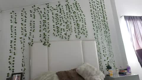emma_johnson_ online show from May 4, 2026, 3:30 pm