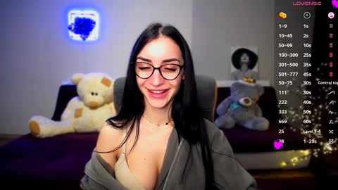Emma online show from December 20, 2024, 1:33 pm