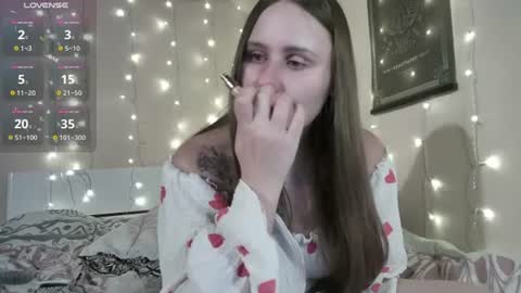 emma_just online show from June 19, 2026, 7:17 pm