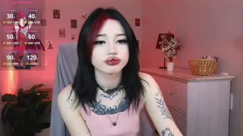 emma_kirks online show from May 5, 2026, 12:35 pm