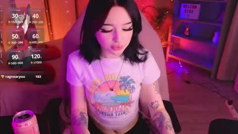 emma_kirks online show from May 8, 2026, 12:43 pm