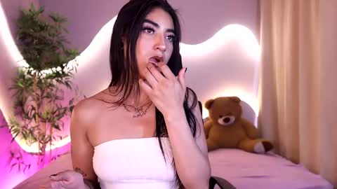 Emma online show from April 25, 2026, 9:45 pm