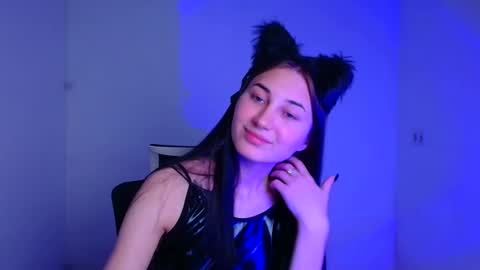 Emma online show from December 5, 2024, 6:44 pm