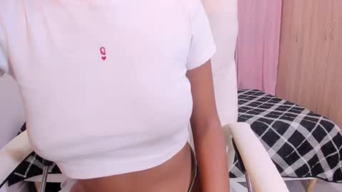 Snapshot of emma_lorense chatting on September 29, 2025, 7:08 pm Emma online show from September 29, 2025, 7:08 pm