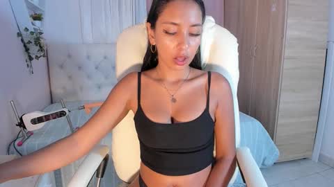 Snapshot of emma_lorense chatting on October 28, 2025, 7:16 pm Emma online show from October 28, 2025, 7:16 pm