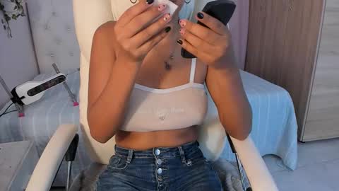 Snapshot of emma_lorense chatting on October 29, 2025, 7:37 pm Emma online show from October 29, 2025, 7:37 pm