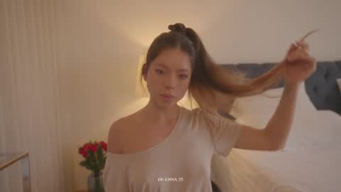 emma_lu1 online show from March 22, 2026, 4:32 pm