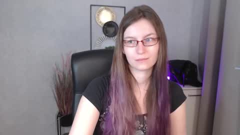 Snapshot of emma_lust94 chatting on September 18, 2025, 5:42 am emma online show from September 18, 2025, 5:42 am