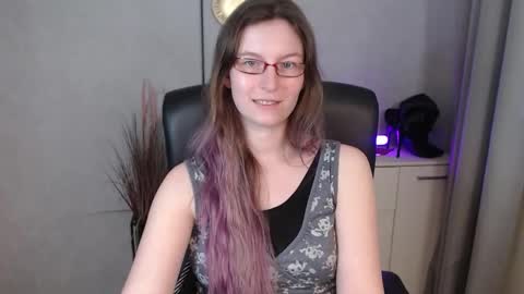 Snapshot of emma_lust94 chatting on September 24, 2025, 7:01 am emma online show from September 24, 2025, 7:01 am