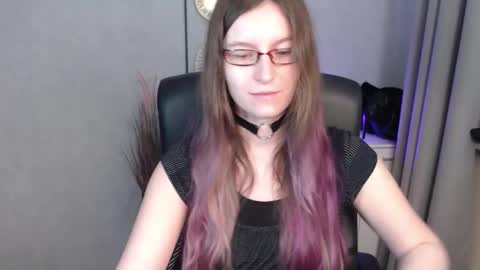 Snapshot of emma_lust94 chatting on October 3, 2025, 5:26 am emma online show from October 3, 2025, 5:26 am