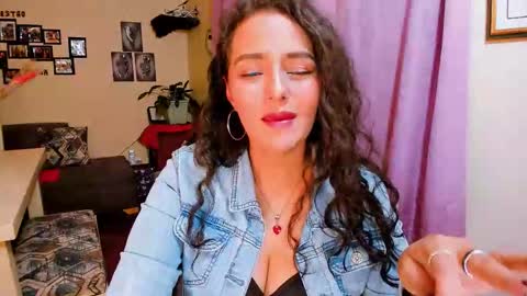  emma luxy online show from January 16, 2026, 12:58 am