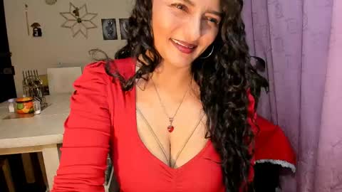  emma luxy online show from May 17, 2026, 4:21 am