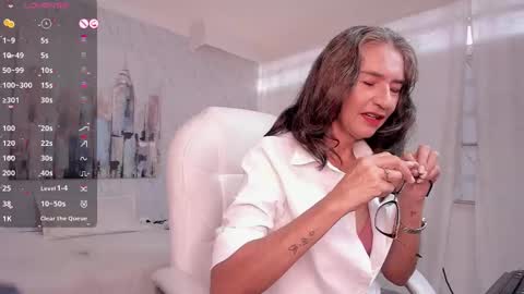 Emma  online show from December 6, 2024, 12:27 pm