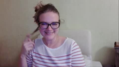 Snapshot of emma_misty_ chatting on October 16, 2025, 5:47 pm emma_misty_ online show from October 16, 2025, 5:47 pm