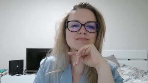 Snapshot of emma_misty_ chatting on February 18, 2026, 7:43 pm emma_misty_ online show from February 18, 2026, 7:43 pm