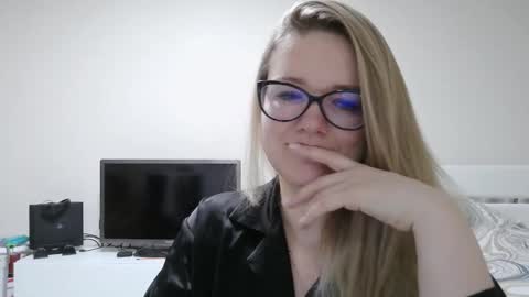 Snapshot of emma_misty_ chatting on February 20, 2026, 8:09 pm emma_misty_ online show from February 20, 2026, 8:09 pm