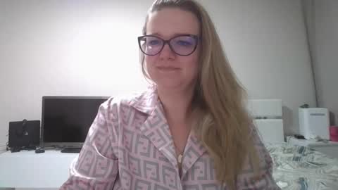 Snapshot of emma_misty_ chatting on March 19, 2026, 9:08 pm emma_misty_ online show from March 19, 2026, 9:08 pm