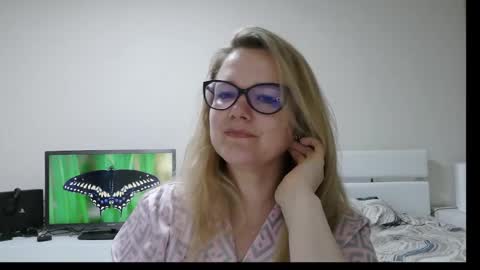 Snapshot of emma_misty_ chatting on March 26, 2026, 8:14 pm emma_misty_ online show from March 26, 2026, 8:14 pm