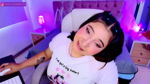 Emma Monserratt online show from October 15, 2025, 7:47 pm