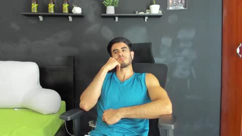 Snapshot of emma_muscle_ chatting on February 27, 2025, 9:25 pm emma online show from February 27, 2025, 9:25 pm