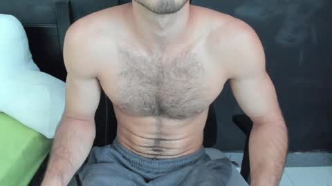 Snapshot of emma_muscle_ chatting on March 5, 2025, 5:39 pm emma online show from March 5, 2025, 5:39 pm