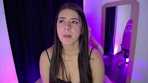 Snapshot of emma_naa chatting on November 7, 2025, 1:49 am Emma online show from November 7, 2025, 1:49 am