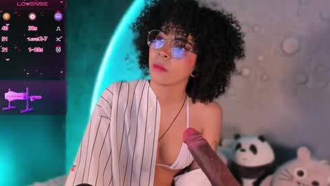 Snapshot of emma_nakamura chatting on September 18, 2025, 10:28 am online show from September 18, 2025, 10:28 am