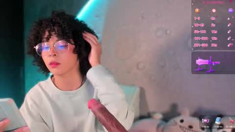 Snapshot of emma_nakamura chatting on October 13, 2025, 10:04 am online show from October 13, 2025, 10:04 am