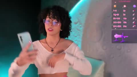 Snapshot of emma_nakamura chatting on October 16, 2025, 10:05 am online show from October 16, 2025, 10:05 am