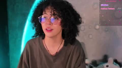 Snapshot of emma_nakamura chatting on October 27, 2025, 10:19 am online show from October 27, 2025, 10:19 am