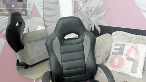 Snapshot of emma_petite4u chatting on January 22, 2025, 3:07 pm Emma online show from January 22, 2025, 3:07 pm