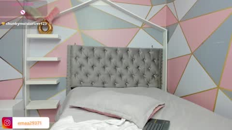 Snapshot of emma_petite4u chatting on February 9, 2025, 1:14 pm Emma online show from February 9, 2025, 1:14 pm